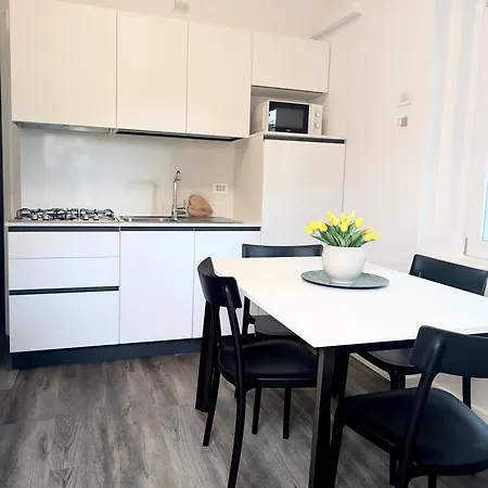 Apartman Liana 6 *